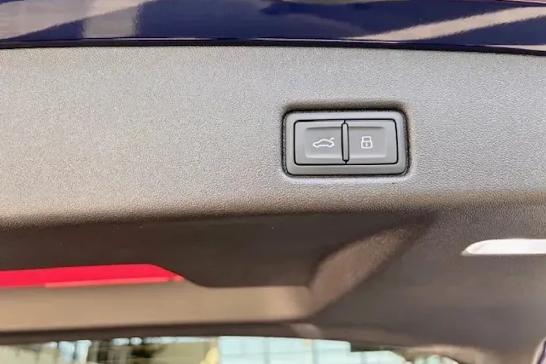 Audi Q5 din 2025 cu 2.100 km - oferta AUD130211 - foto 11