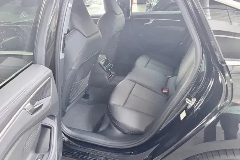 Audi A6 din 2025 cu 10 km - oferta AUD130215 - foto 8