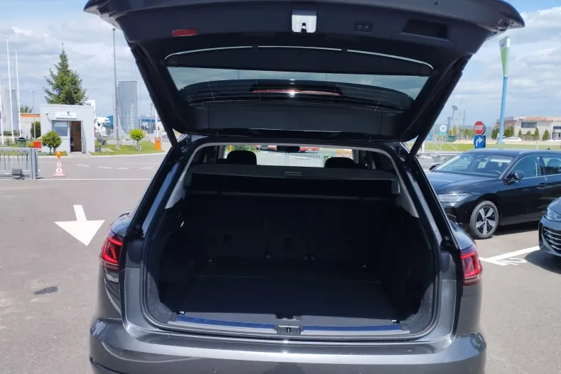 Volkswagen Touareg din 2025 cu 5 km - oferta VOL130220 - foto 13
