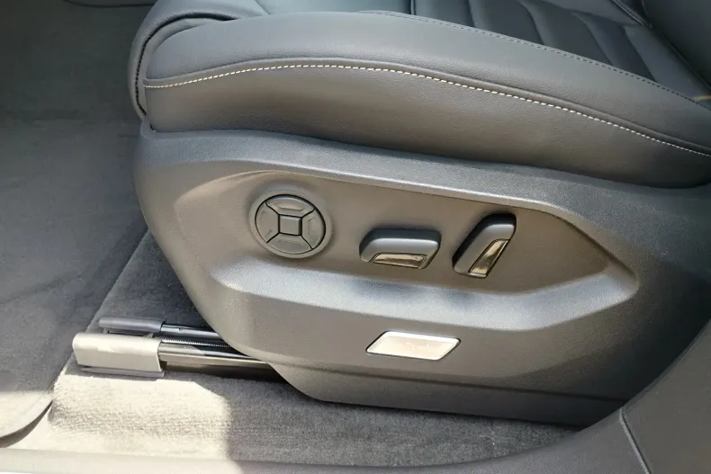 Volkswagen Touareg din 2025 cu 5 km - oferta VOL130220 - foto 17