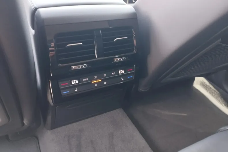 Volkswagen Touareg din 2025 cu 5 km - oferta VOL130220 - foto 18