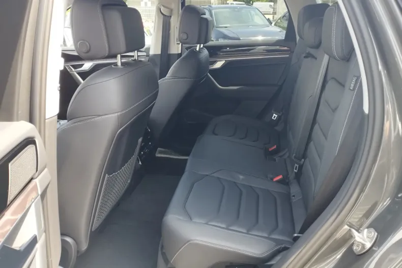 Volkswagen Touareg din 2025 cu 5 km - oferta VOL130220 - foto 19