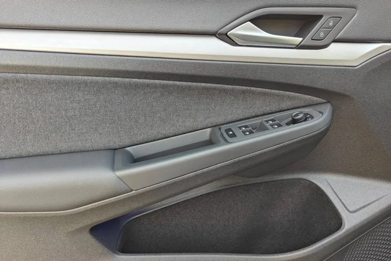 Volkswagen Golf din 2023 cu 23.253 km - oferta VOL130233 - foto 20