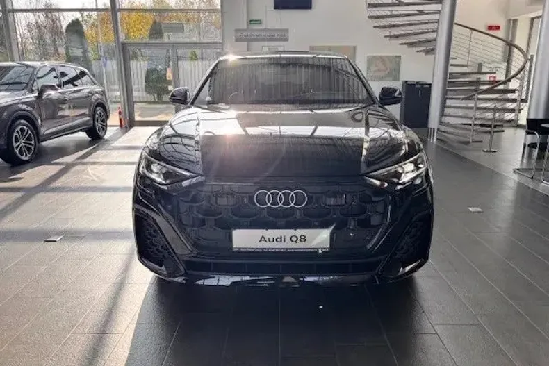 Audi Q8 din 2024 cu 5.000 km - oferta AUD130241 - foto 1
