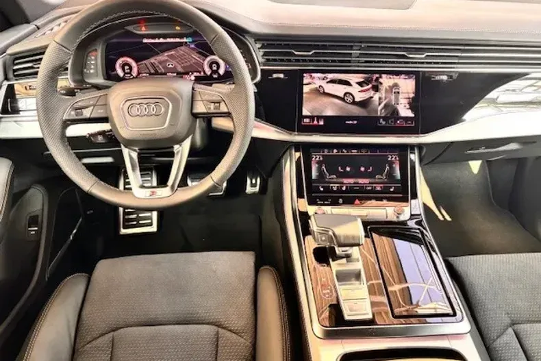 Audi Q8 din 2024 cu 5.000 km - oferta AUD130241 - foto 5