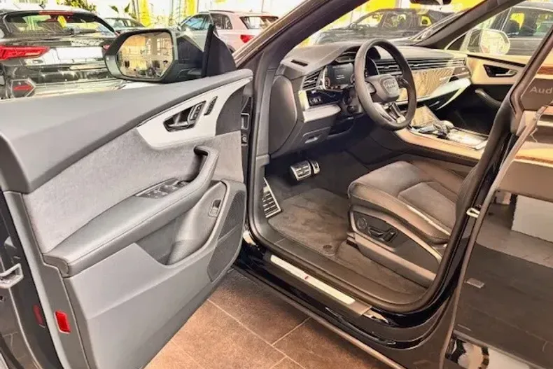 Audi Q8 din 2024 cu 5.000 km - oferta AUD130241 - foto 7