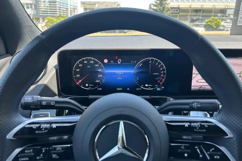 Mercedes-Benz GLA din 2024 cu 8.000 km - oferta MER130263 - foto 6