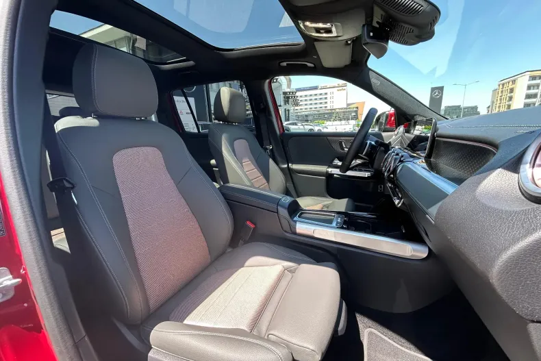 Mercedes-Benz EQB din 2024 cu 4.000 km - oferta MER130264 - foto 13