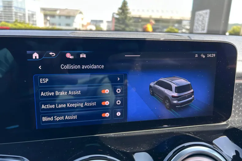 Mercedes-Benz EQB din 2024 cu 4.000 km - oferta MER130264 - foto 16