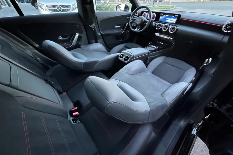 Mercedes-Benz CLA din 2024 cu 23.546 km - oferta MER130272 - foto 10