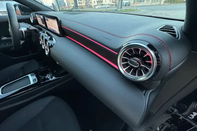 Mercedes-Benz CLA din 2024 cu 23.546 km - oferta MER130272 - foto 18