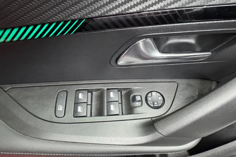 Peugeot 2008 din 2023 cu 13.000 km - oferta PEU130298 - foto 12