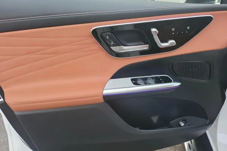 Mercedes-Benz GLC din 2024 cu 8.421 km - oferta MER130316 - foto 16