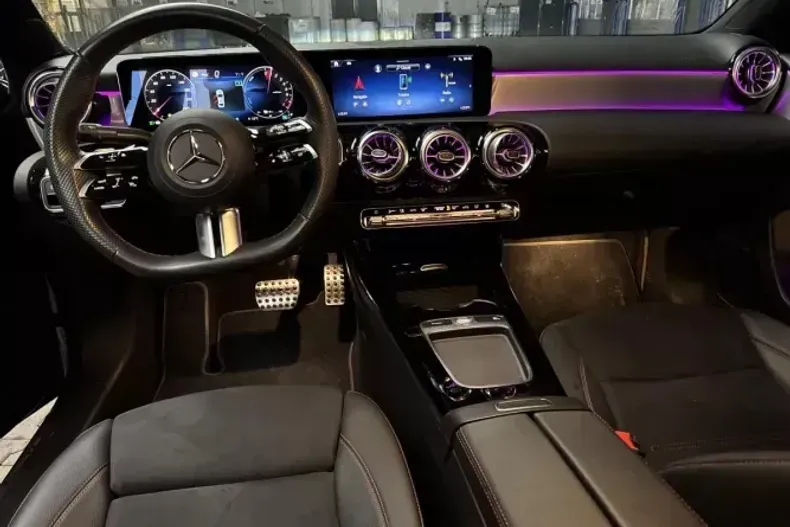 Mercedes-Benz A din 2023 cu 25.000 km - oferta MER130332 - foto 2