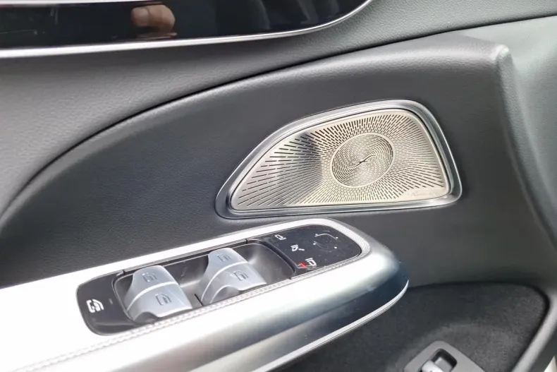 Mercedes-Benz E din 2023 cu 38.905 km - oferta MER130346 - foto 5