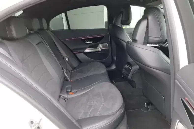 Mercedes-Benz E din 2023 cu 38.905 km - oferta MER130346 - foto 8