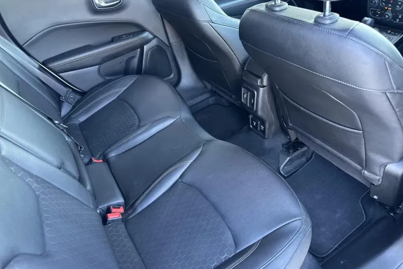 Jeep Compass din 2020 cu 17.000 km - oferta JEE130359 - foto 11