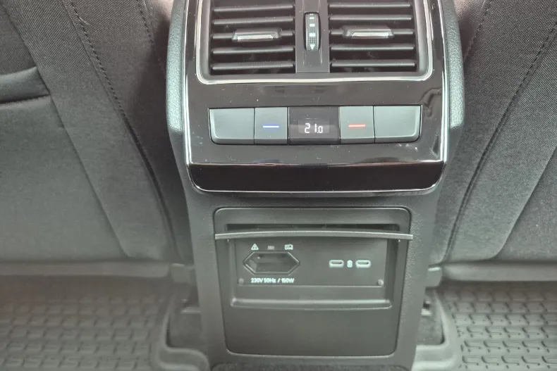 Skoda Superb din 2022 cu 156.107 km - oferta SKO130472 - foto 12