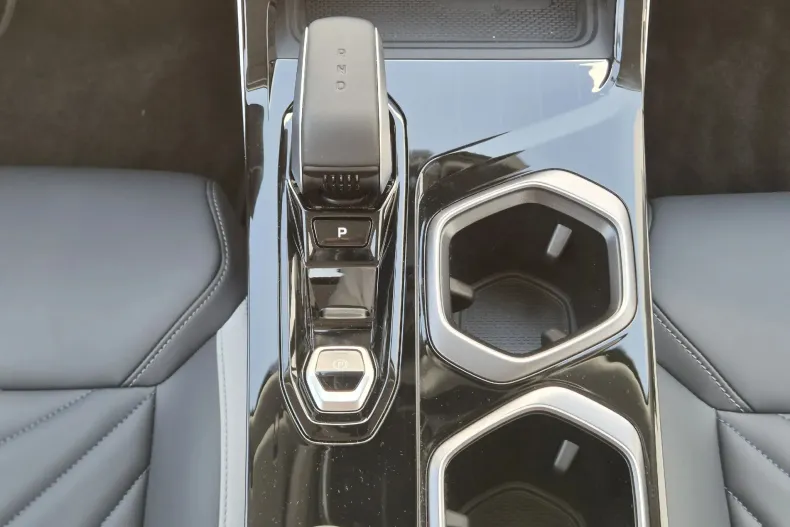 Geely Starray din 2025 cu 4.700 km - oferta GEE130486 - foto 21