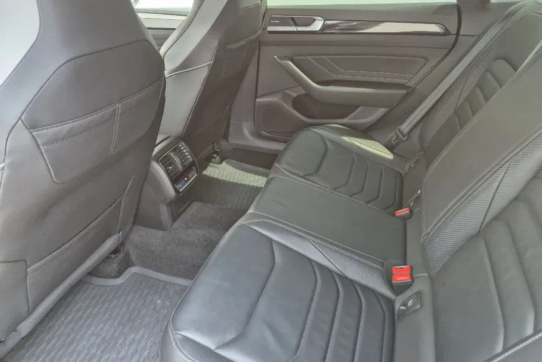 Volkswagen Arteon din 2020 cu 72.453 km - oferta VOL130487 - foto 13