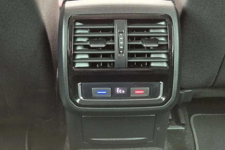 Volkswagen Passat din 2021 cu 173.332 km - oferta VOL130491 - foto 13