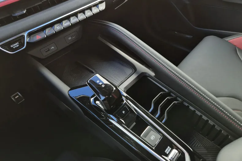 Geely Coolray din 2024 cu 8.390 km - oferta GEE130500 - foto 38