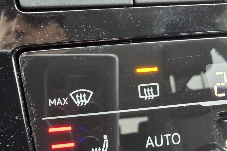 Volkswagen T-Cross din 2025 cu 1.500 km - oferta VOL130504 - foto 10