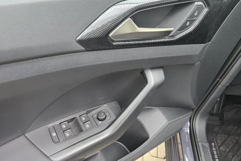 Volkswagen T-Cross din 2025 cu 1.500 km - oferta VOL130504 - foto 15