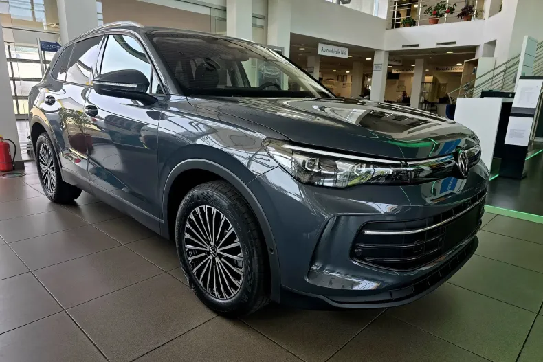 Volkswagen Tiguan din 2025 cu 4 km - oferta VOL130518 - foto 3