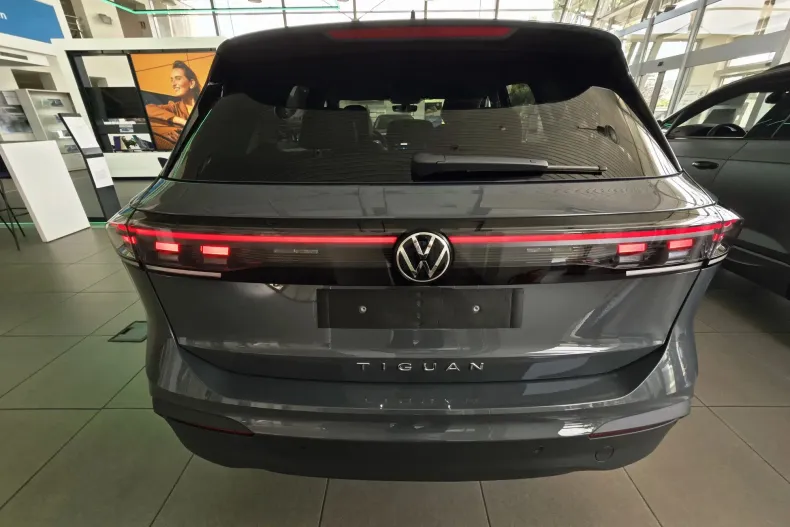 Volkswagen Tiguan din 2025 cu 4 km - oferta VOL130518 - foto 7