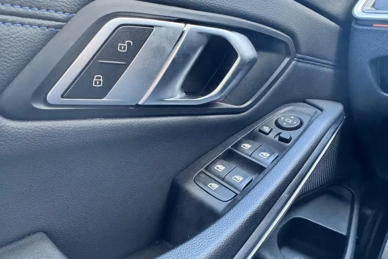 BMW Seria 3 din 2022 cu 40.300 km - oferta BMW130526 - foto 12