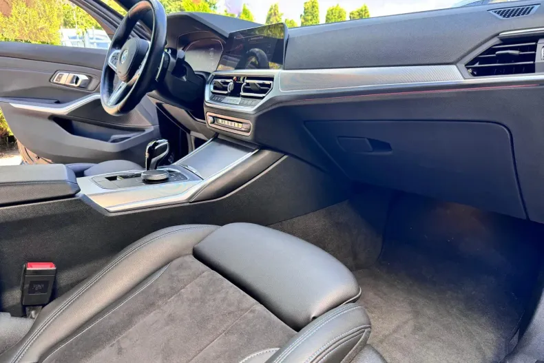 BMW Seria 3 din 2022 cu 40.300 km - oferta BMW130526 - foto 14