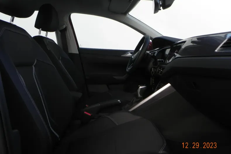 Volkswagen Taigo din 2023 cu 1.980 km - oferta VOL130527 - foto 11