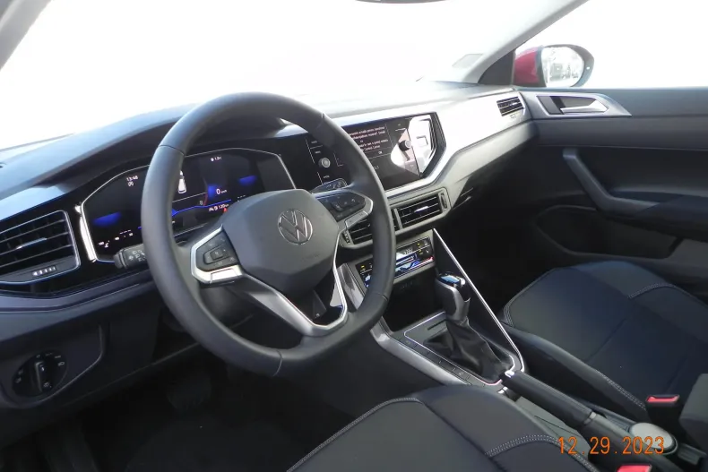 Volkswagen Taigo din 2023 cu 1.980 km - oferta VOL130527 - foto 12