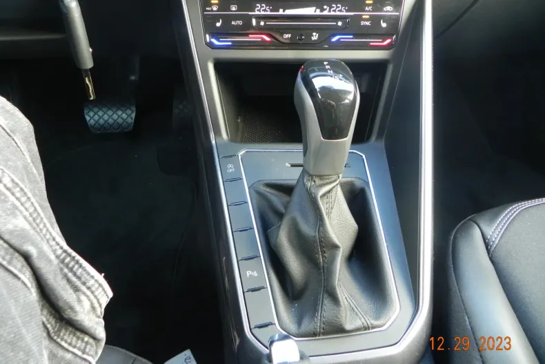 Volkswagen Taigo din 2023 cu 1.980 km - oferta VOL130527 - foto 15