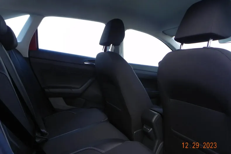 Volkswagen Taigo din 2023 cu 1.980 km - oferta VOL130527 - foto 17