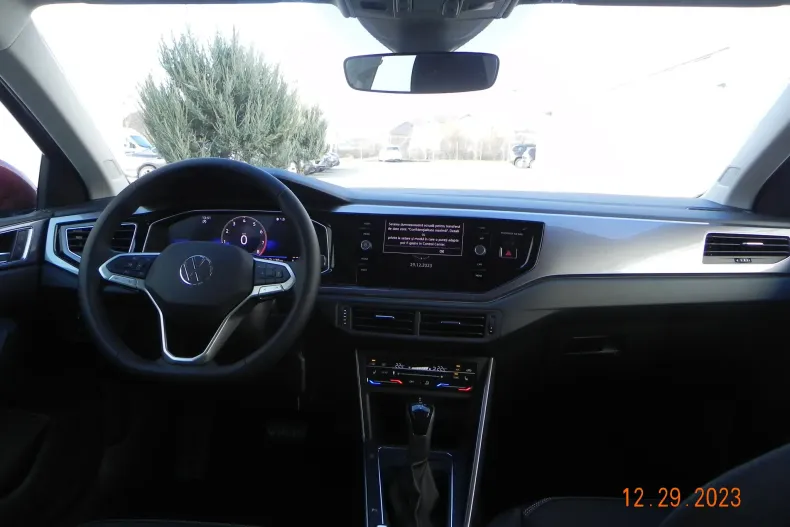 Volkswagen Taigo din 2023 cu 1.980 km - oferta VOL130527 - foto 18