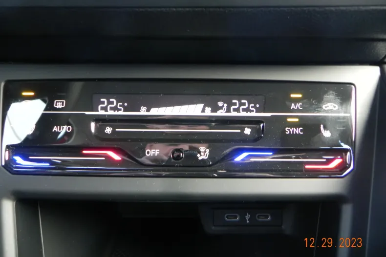 Volkswagen Taigo din 2023 cu 1.980 km - oferta VOL130527 - foto 24