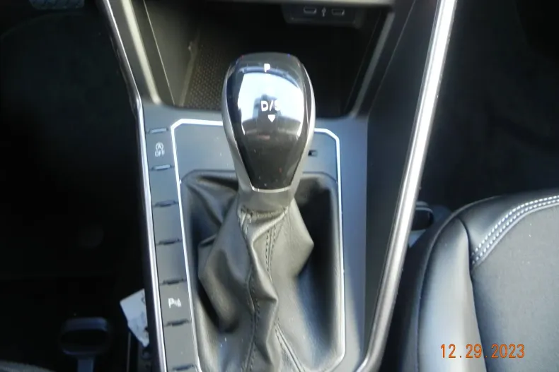 Volkswagen Taigo din 2023 cu 1.980 km - oferta VOL130527 - foto 25