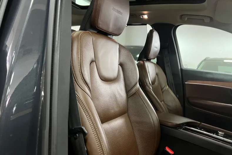 Volvo XC90 din 2019 cu 99.900 km - oferta VOL130537 - foto 14