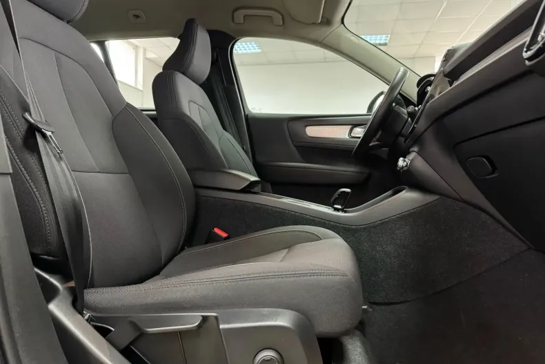 Volvo XC40 din 2022 cu 144.260 km - oferta VOL130554 - foto 5