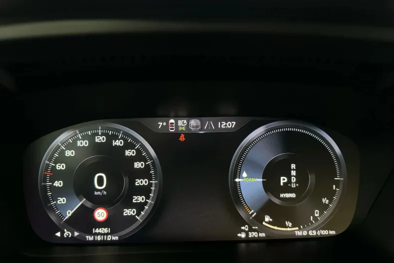 Volvo XC40 din 2022 cu 144.260 km - oferta VOL130554 - foto 24