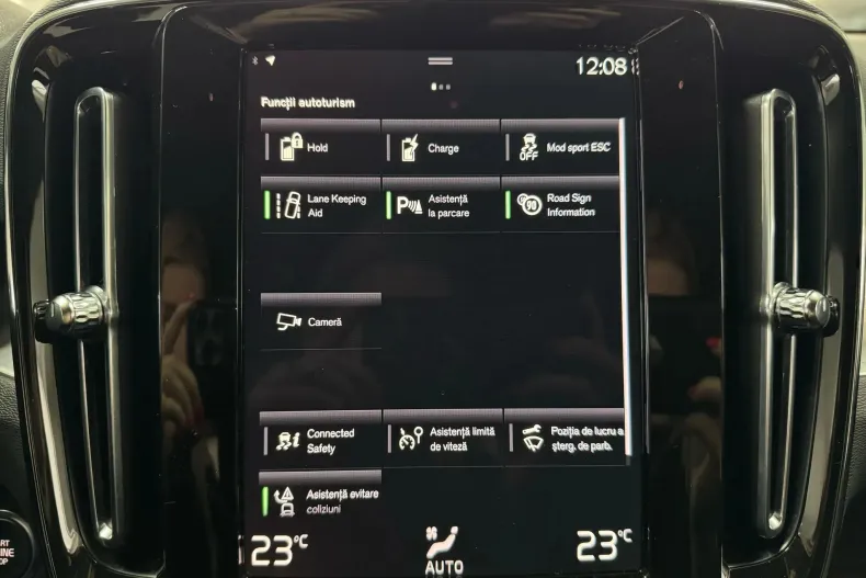 Volvo XC40 din 2022 cu 144.260 km - oferta VOL130554 - foto 26