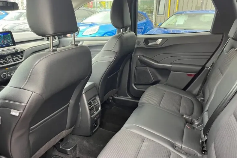 Ford Kuga din 2022 cu 5.067 km - oferta FOR130559 - foto 17