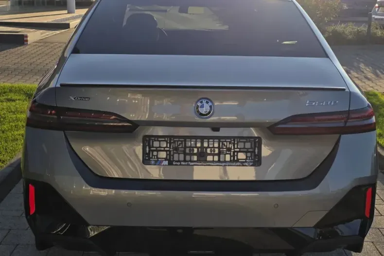 BMW Seria 5 din 2025 cu 10 km - oferta BMW130625 - foto 5