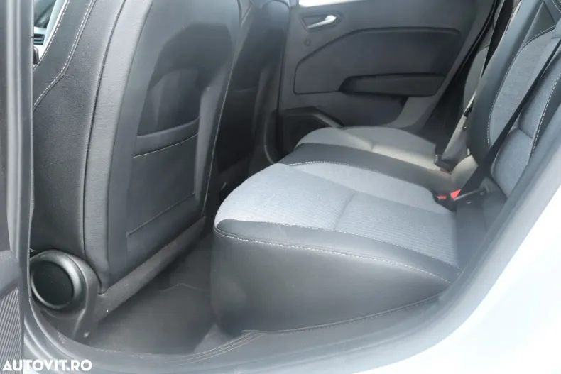 Renault Clio din 2023 cu 29.273 km - oferta REN130660 - foto 14