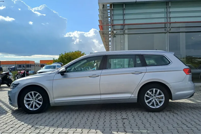 Volkswagen Passat din 2020 cu 125.447 km - oferta VOL130718 - foto 4