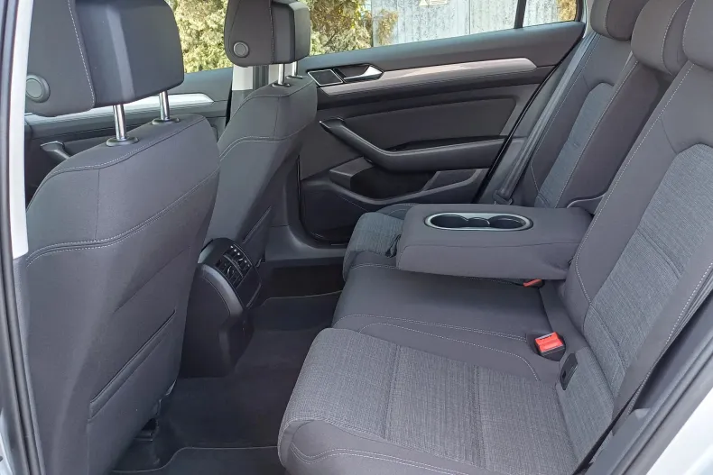 Volkswagen Passat din 2020 cu 125.447 km - oferta VOL130718 - foto 12