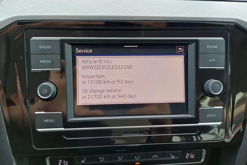 Volkswagen Passat din 2020 cu 125.447 km - oferta VOL130718 - foto 25