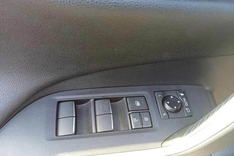 Toyota RAV4 din 2021 cu 71.965 km - oferta TOY130738 - foto 13